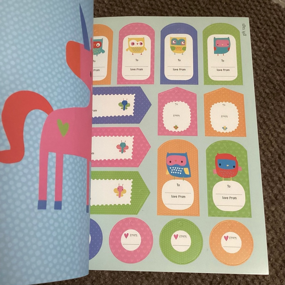 Paper gifting crafts, cards and decorating books - Picture 14 of 14